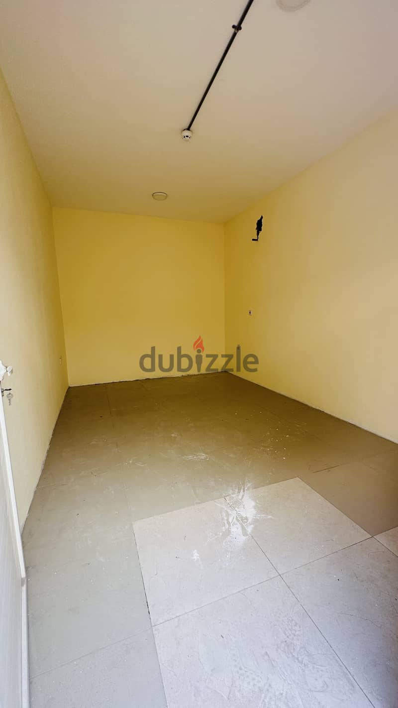 700 Workshop with 12 Room For Rent 7