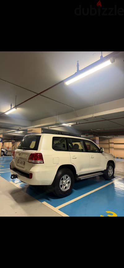 Toyota Land Cruiser 2011