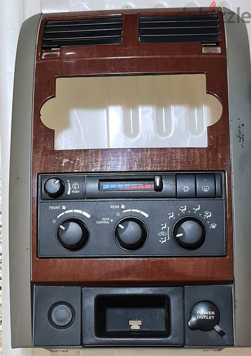 Dodge Durango Original Radio 2