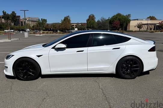 Tesla Model S 2022 1