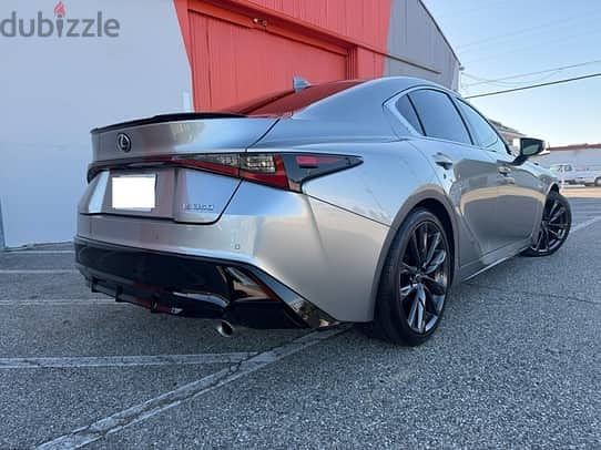 Lexus IS 350 2023 F Sport 4