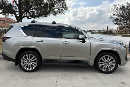 Lexus LX 600 2022 1