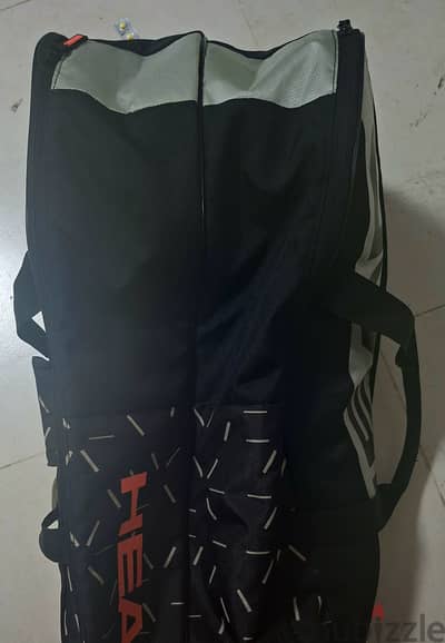 Squash bag with racket