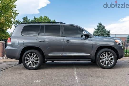 Toyota Land Cruiser 2021 1