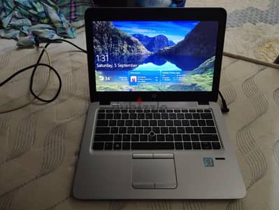 HP Elite Book 820 G3-Core i5 6th GEn/8 gb ram / fast 256 GB SSD