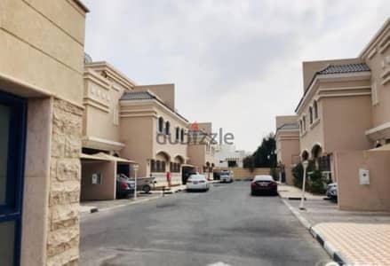 COMPANY STAFF/ 6-BHK Beautiful Compound Villa Available In OLD AIRPORT