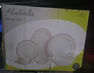 Habala 32 Piece Porcelain Dinner