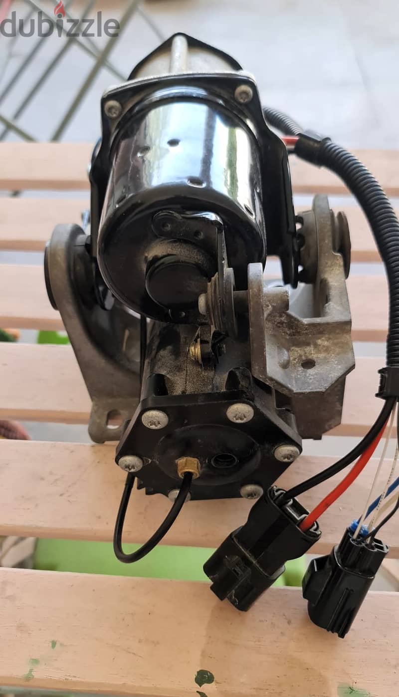 Land Rover Discovery Air Suspension Compressor 1