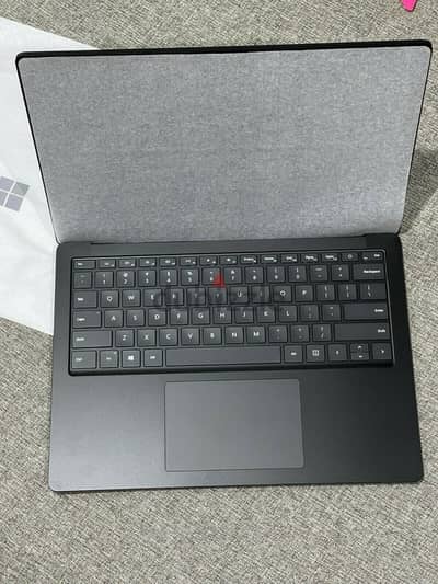 Microsoft - Surface 4 - 13.5” – Intel Core i7 - 16GB- 512GB SSD