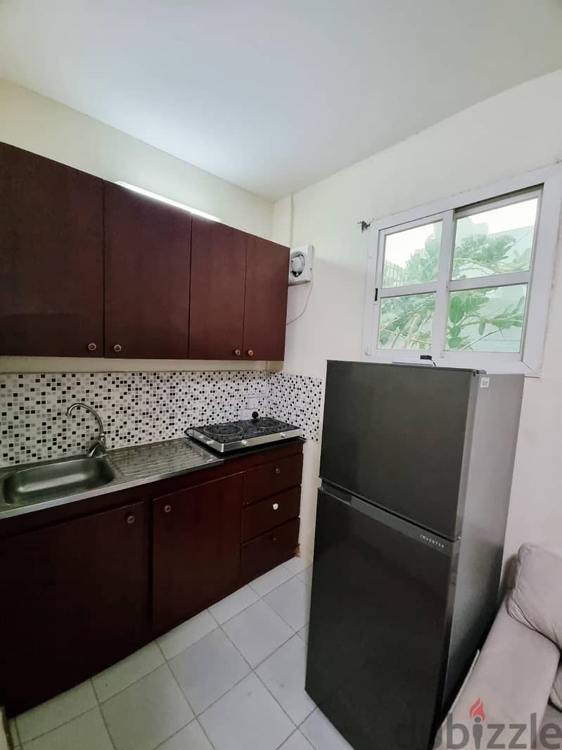Al Dafnah area FF 1 BHK 2