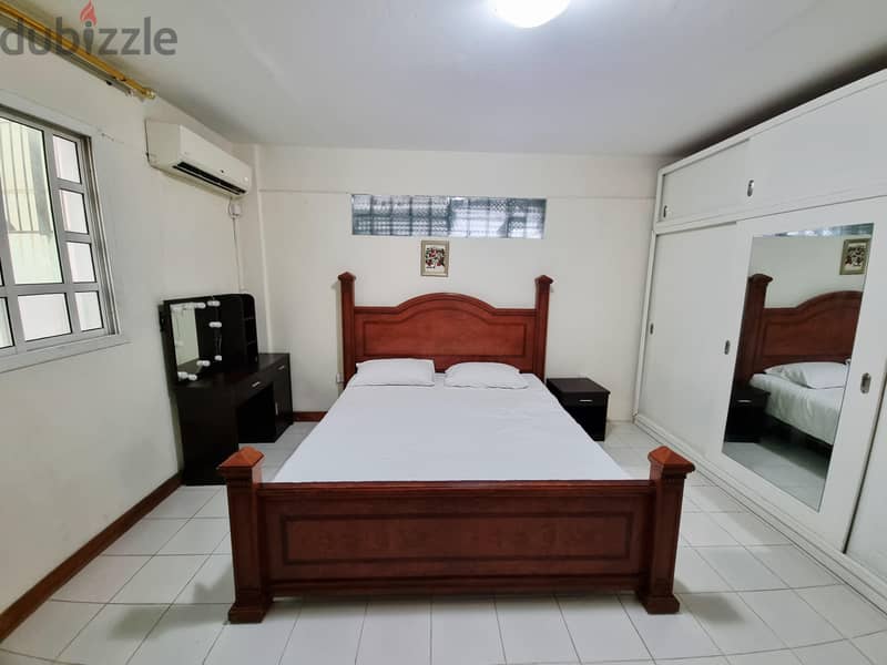 Al Dafnah area FF 1 BHK 5