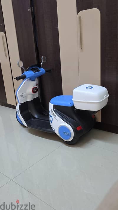 Kids electric scooter unisex urgent sale