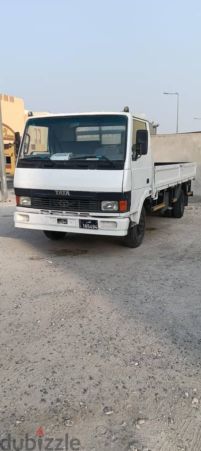 Five-ton truck for rent with driver