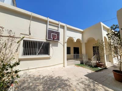 for rent big villa for ladies staff