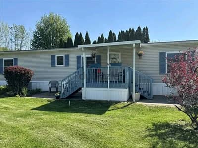 Spacious 2 bedroom apartment with built in kitchen appliances