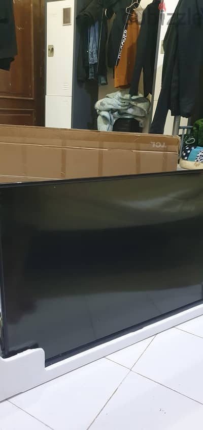 LCD good and new few months uoz