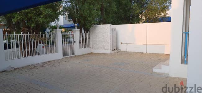 ONE FLOOR VILLA : 4 Bedroom compound villa with huge garden