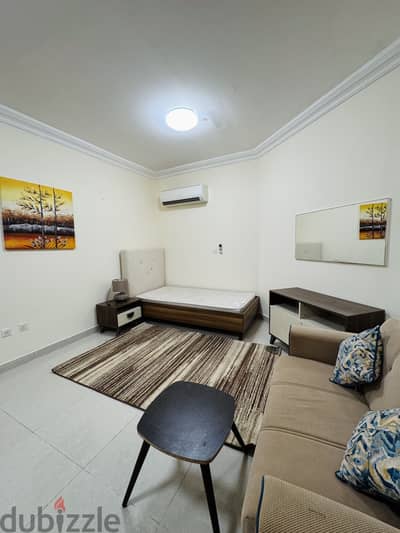 Furnished room for rent near metro