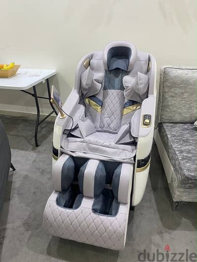 Luxury massage chair