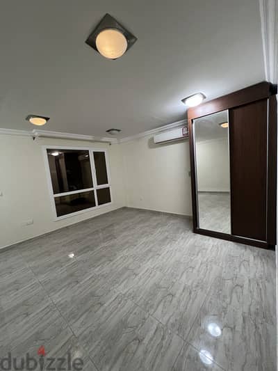 With balcony, Studio