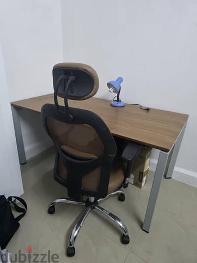 High Brand Executive Table & Chair