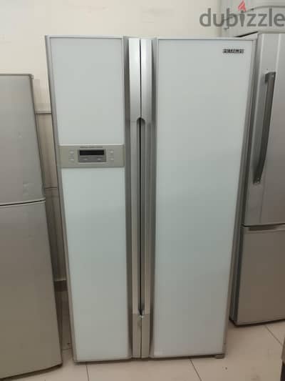 Hitachi Fridge Clean condition look good work properly
