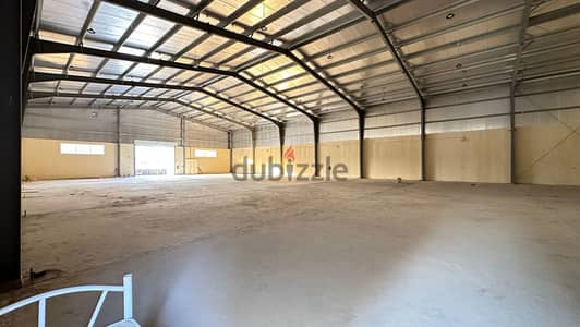 1000 Store with 6 Room For Rent