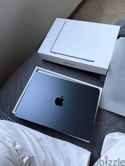 MacBook Air M4 16GB / 256GB — Like New | Box | Swap Possible