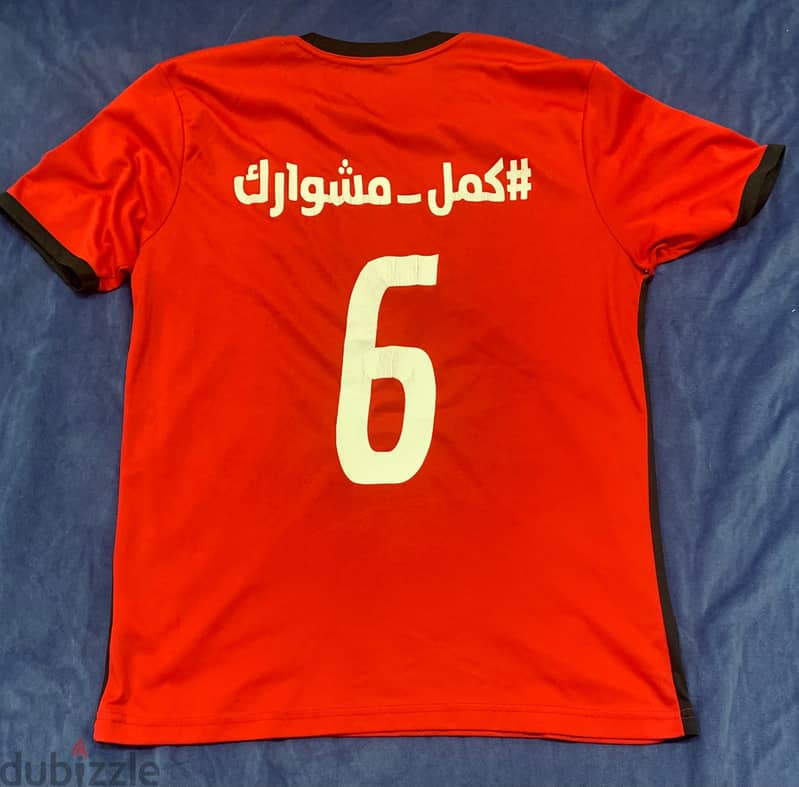 Egyptian football T-shirt signature. size: XL 1