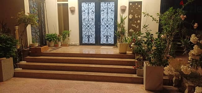 ONE FLOOR VILLA: Spacious 4-Bedroom compound with nice gardenvilla