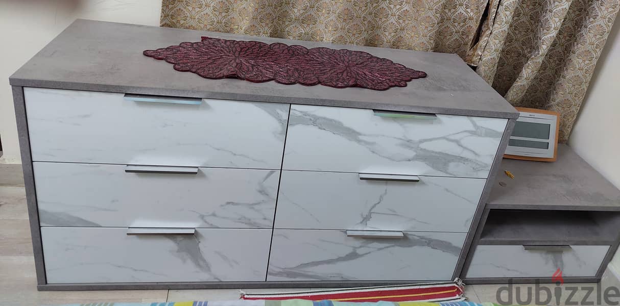 King Size Bed, Two Side Tabels & Chest Drawer ( Purchased from Homecen 4