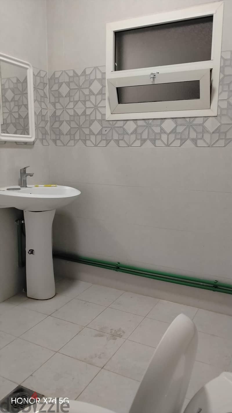 semi furnished studio avilable 11