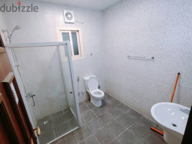 Executive bachelors rooms for rent 7