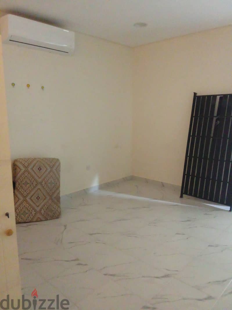 4 bed space available wakra 3