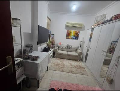 CONCRETE ROOM SHARED FLAT