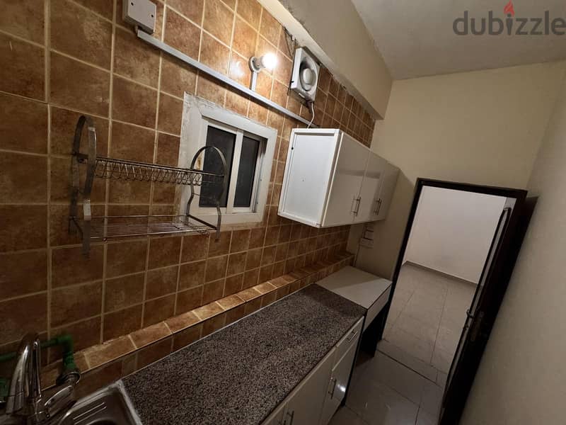 1bhk available Ain Khalid behind Turkish school 2
