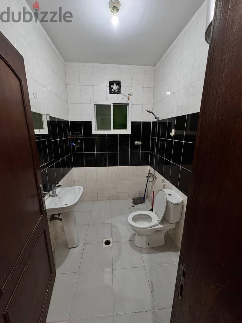 1bhk available Ain Khalid behind Turkish school 3