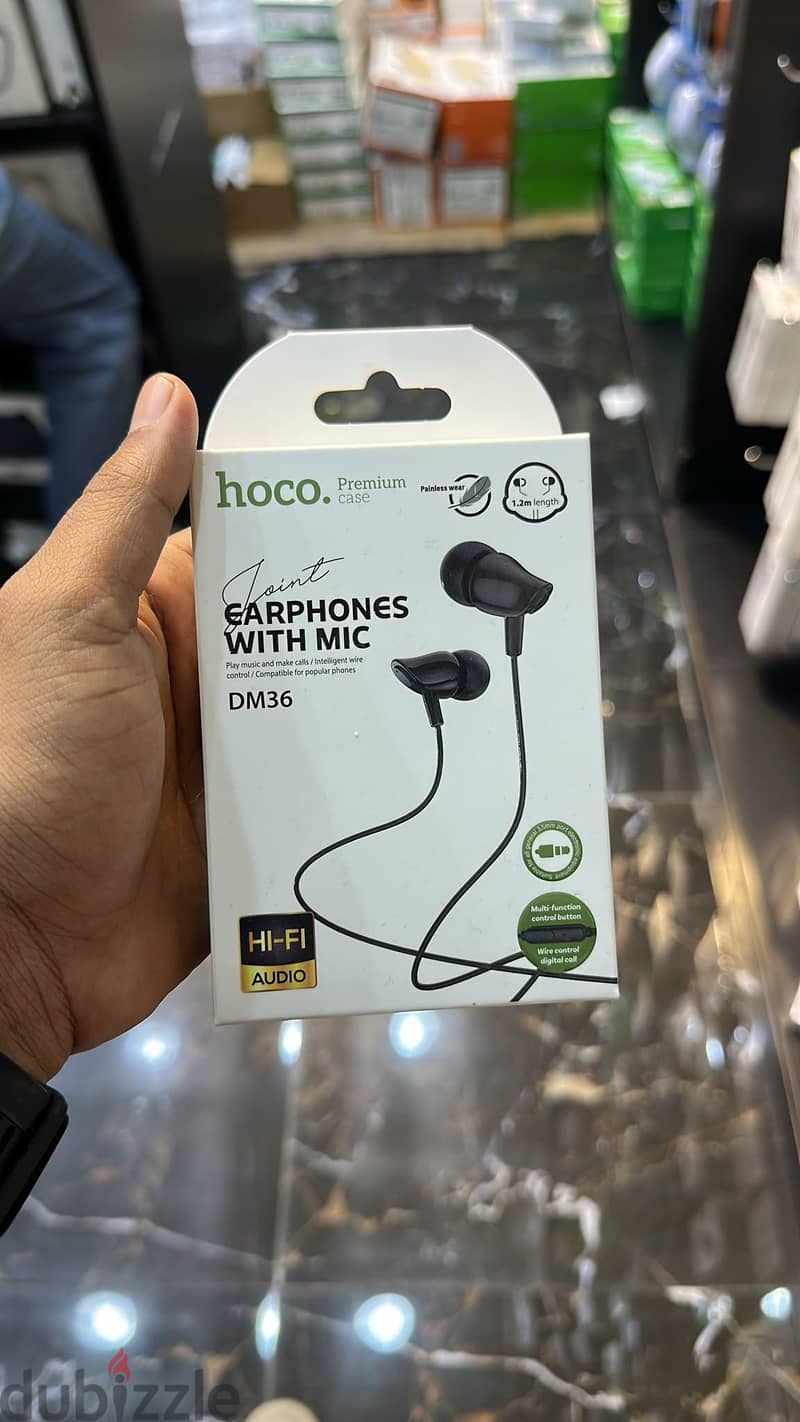 Hoco W36 earphones 1