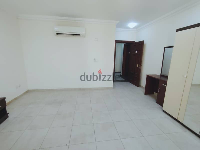 Executive bachelors rooms for rent 8