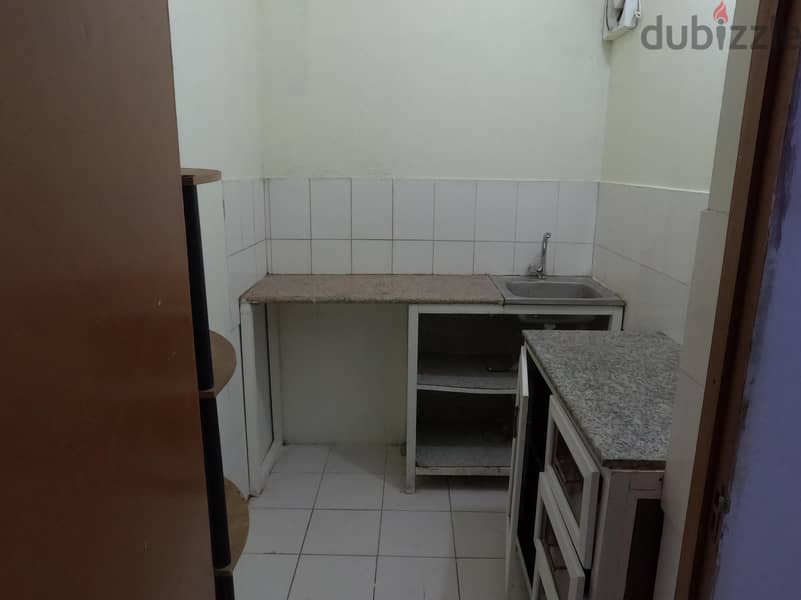 Spacious Semi Furnished Studio Near Metro 3