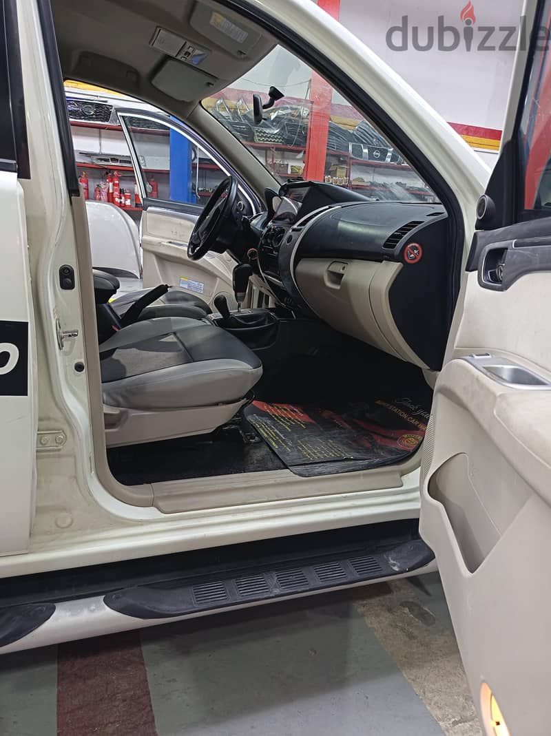 Mitsubishi Pajero Sport 2015 12