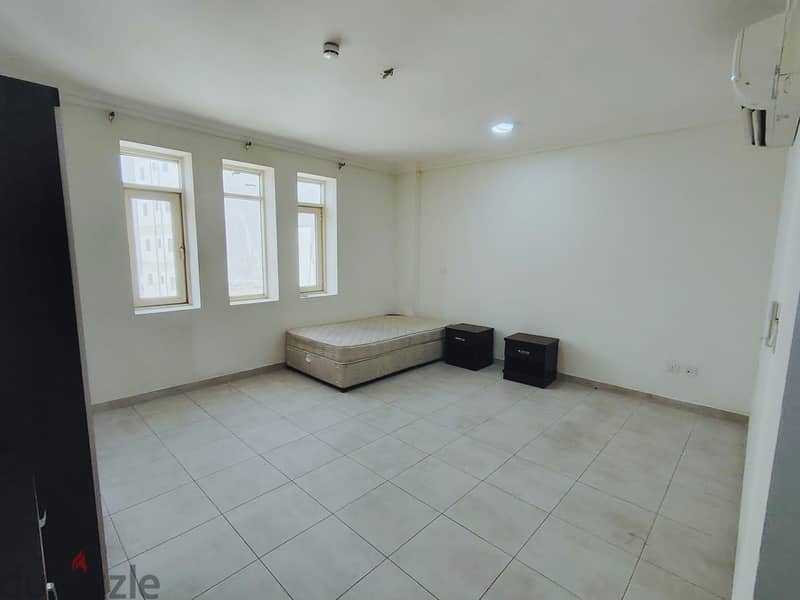 Executive bachelors rooms for rent 6