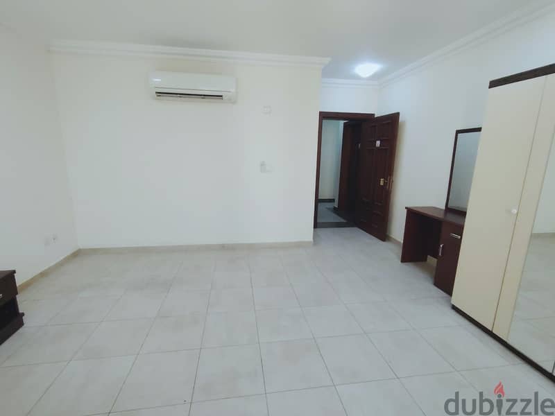 Executive bachelors rooms for rent 12