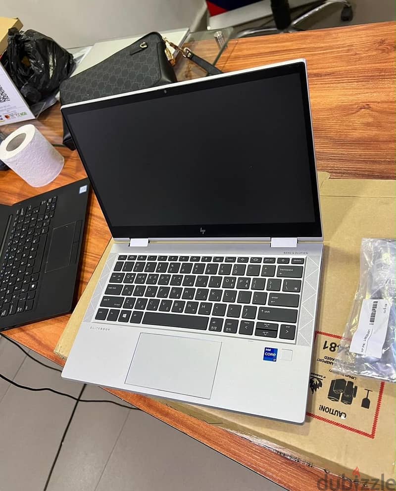 Hp Elitebook 830 G8 2 in 1 2021 versions 2