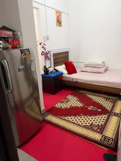 Furnished studio fr rent in new salatha fr singe lady