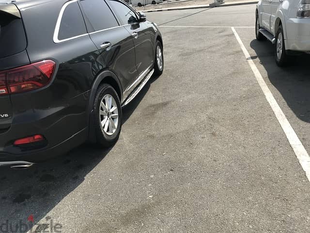 Exceptionally Maintained Low Mileage Kia Sorento 2019 model 3