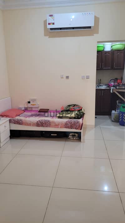 family studio thumama QR1800