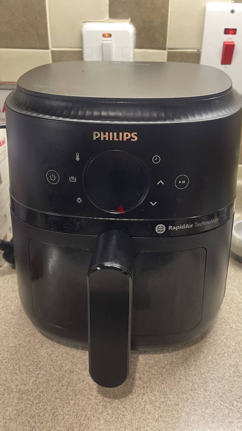 Philips airfryer 4.6L excellent condition 2