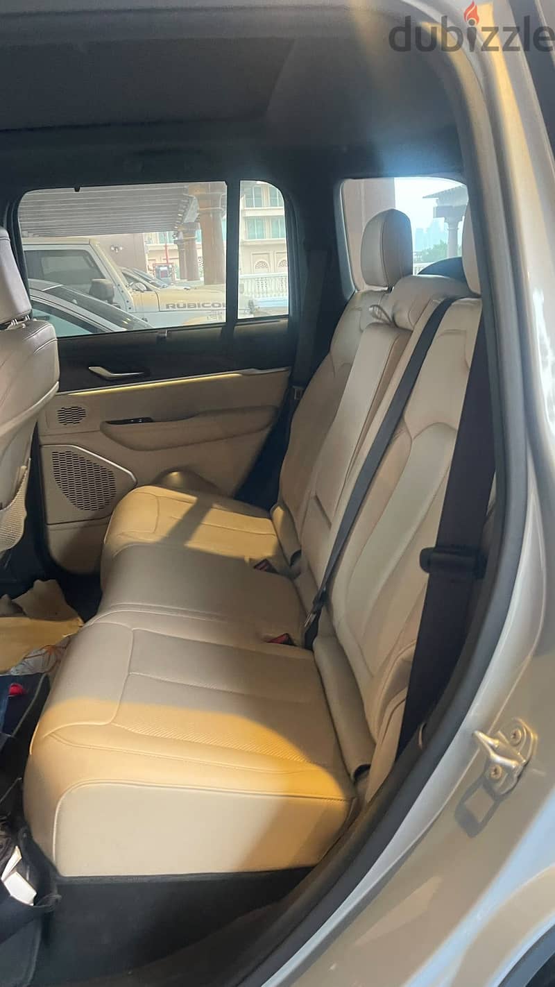 Jeep Grand Cherokee 2023 12