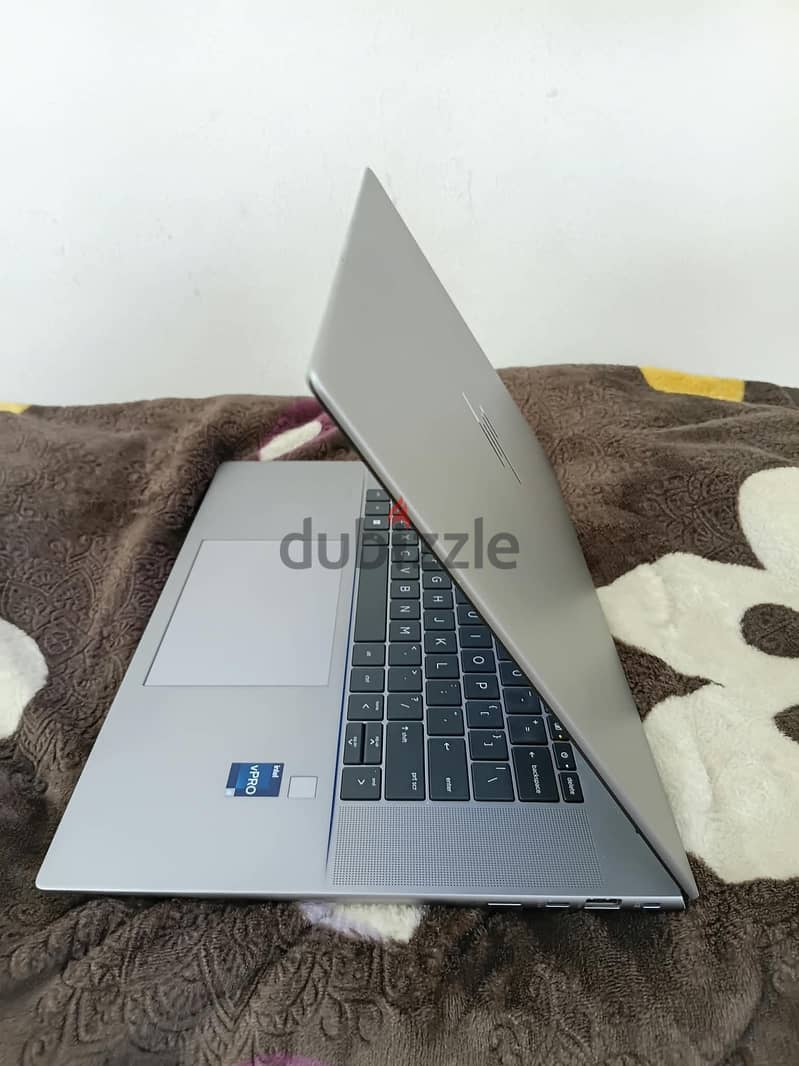 HP zbook studio G10 Core i9 13th generation 1tb nvme 1